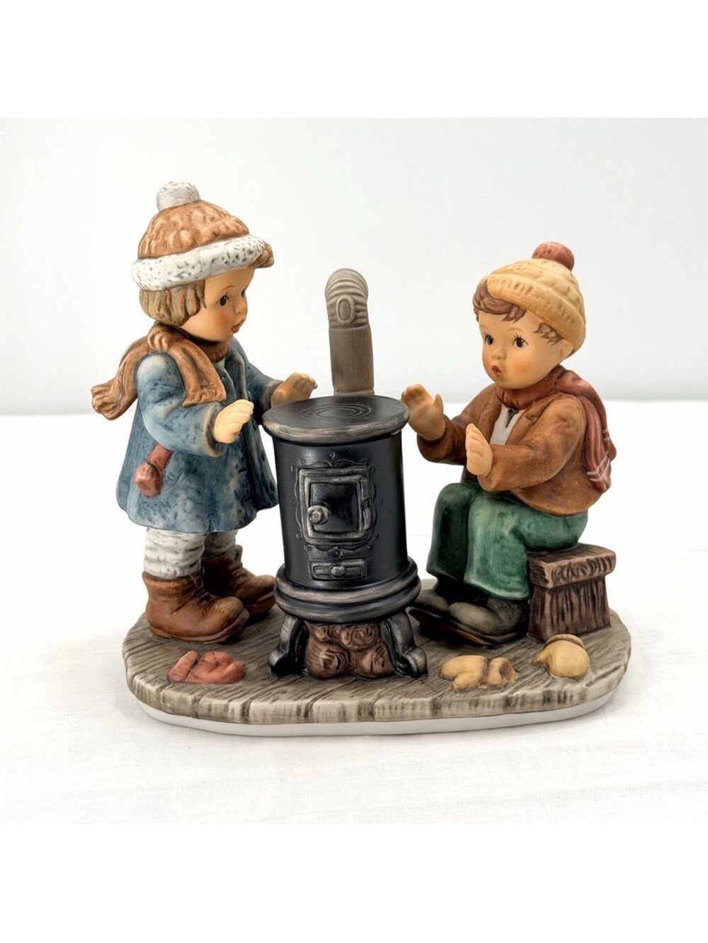 Berta Hummel Cozy Corner BH 207 Porcelain Figurine with Original Box & Papers